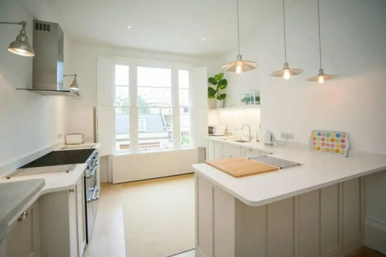 4 Bedrooms Cottage