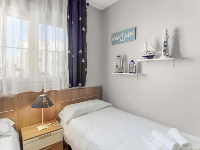 2091- Apt close from all amenities