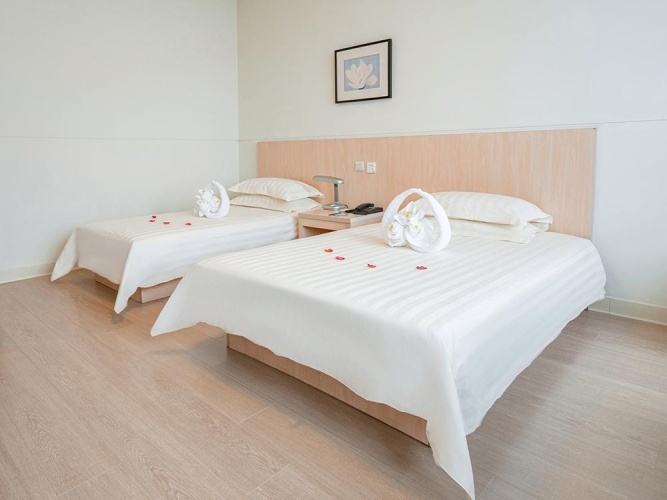 Standard Twin room with river view