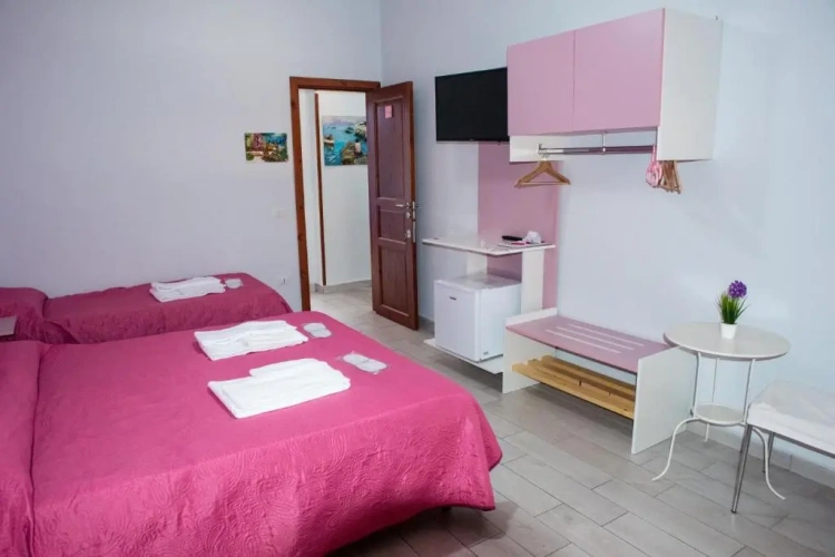 Classic Quadruple room
