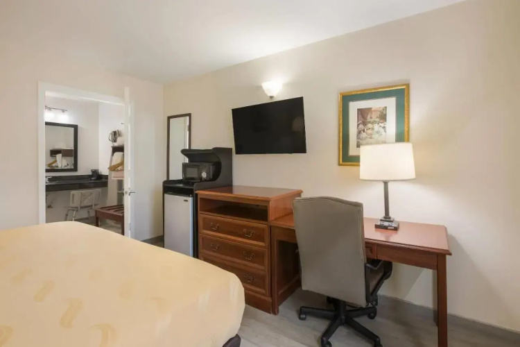 Quality Inn & Suites