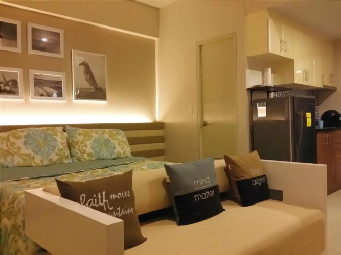 Palm Tree Condos across NAIA3 by Beth