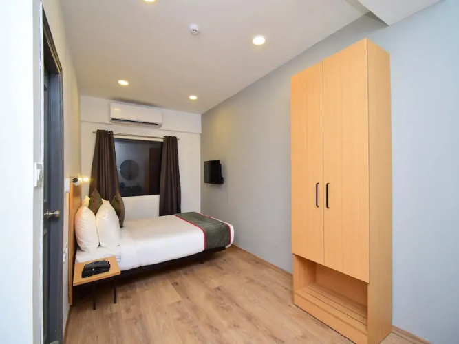 FabHotel The Sky I