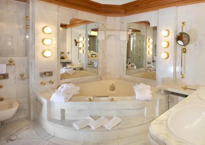 Suite with balcony and with view