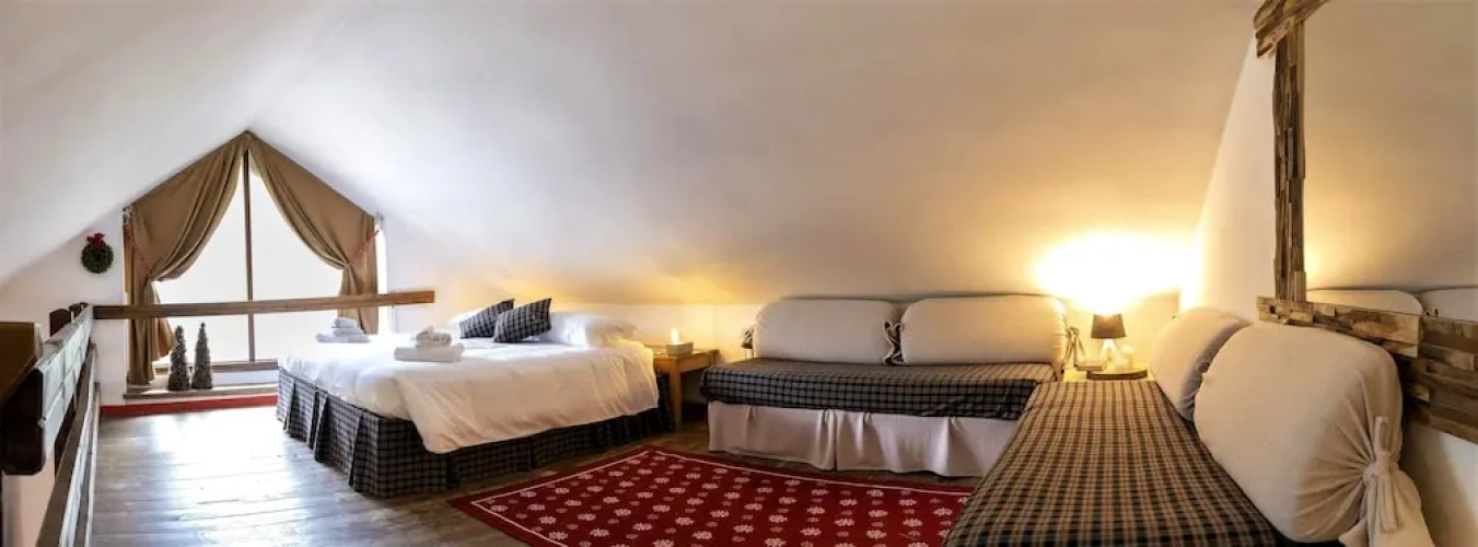 Standard Penthouse room with balcony and with mountain view