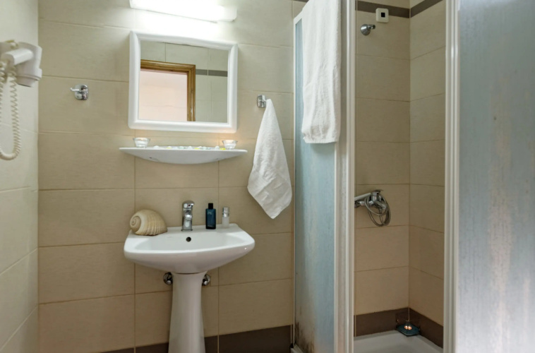 Danelis Studios and Apartments