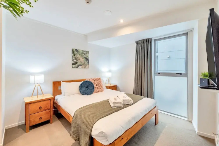 Chic 3 Bedroom City Central with Parking