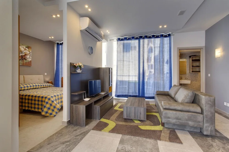Modern Apt in a Prime Location, Wifi