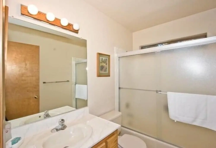 3 Bedrooms Cottage