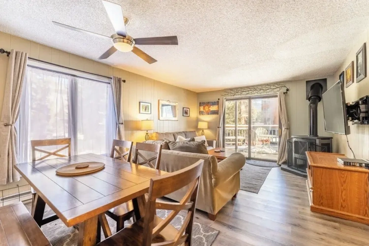 2 Bedrooms Apartment