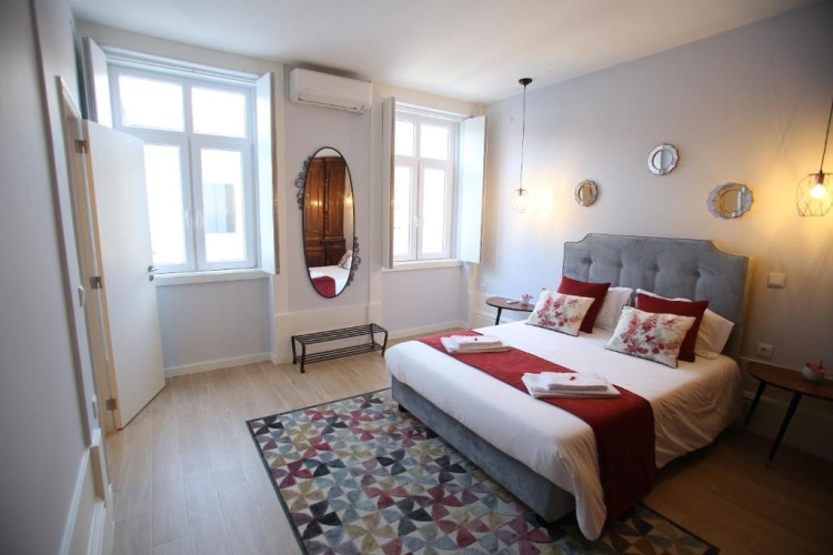 3 Bedrooms Apartment