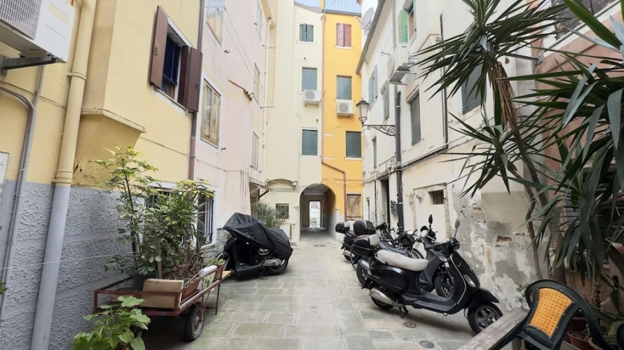 2 Bedrooms Quintuple Apartment