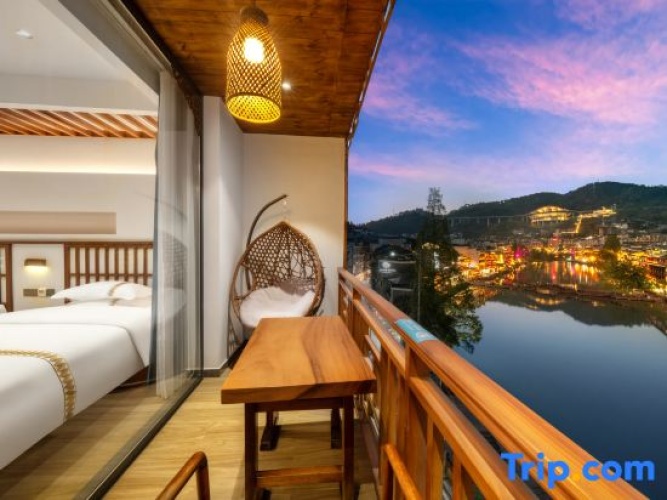 Standard Double room with balcony and with river view