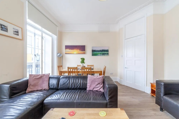 Spacious 3-bed flat by popular Waterloo