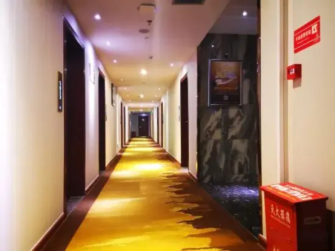 Carlton Hotel
