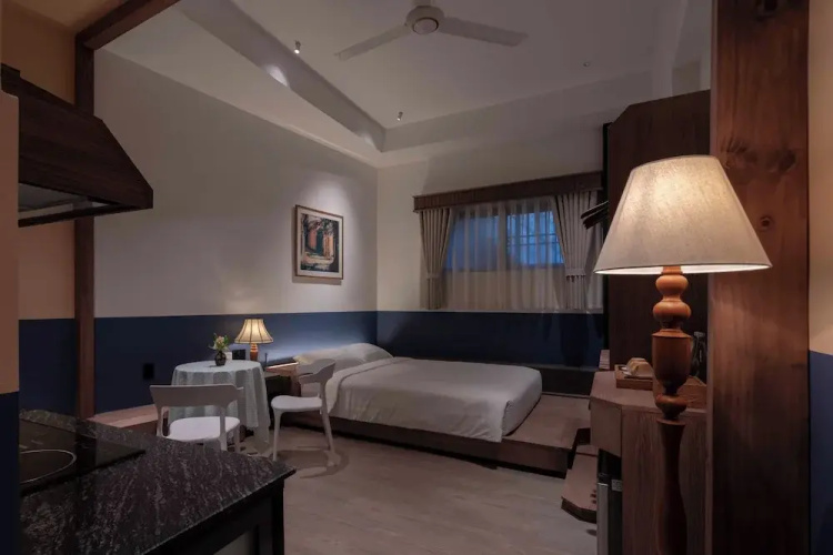 The Lamp Boutique House