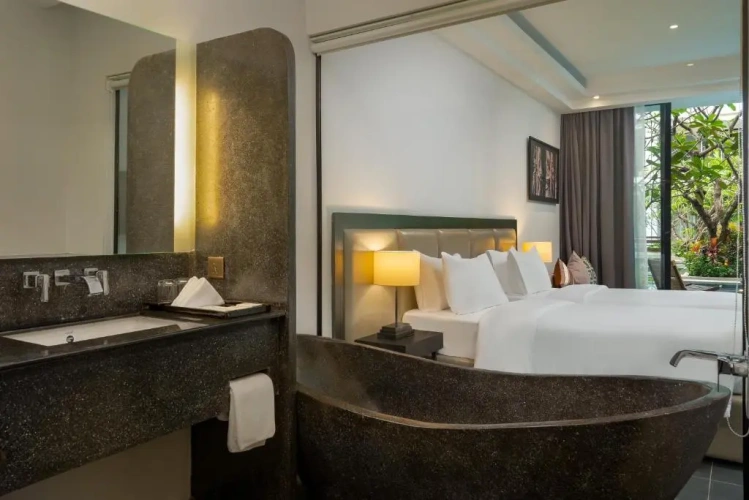 Deluxe Double room with pool view