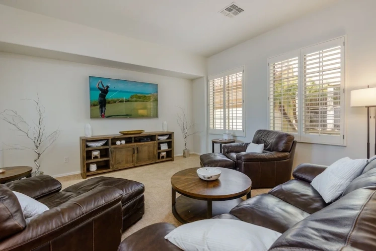 5 Bedrooms Cottage