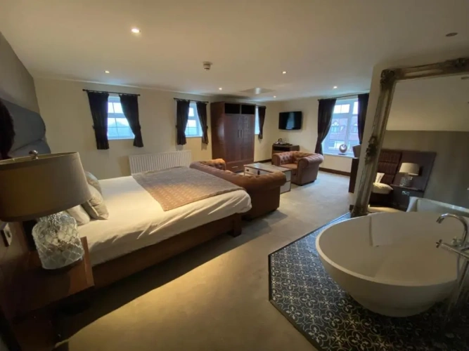 Deluxe Double Suite