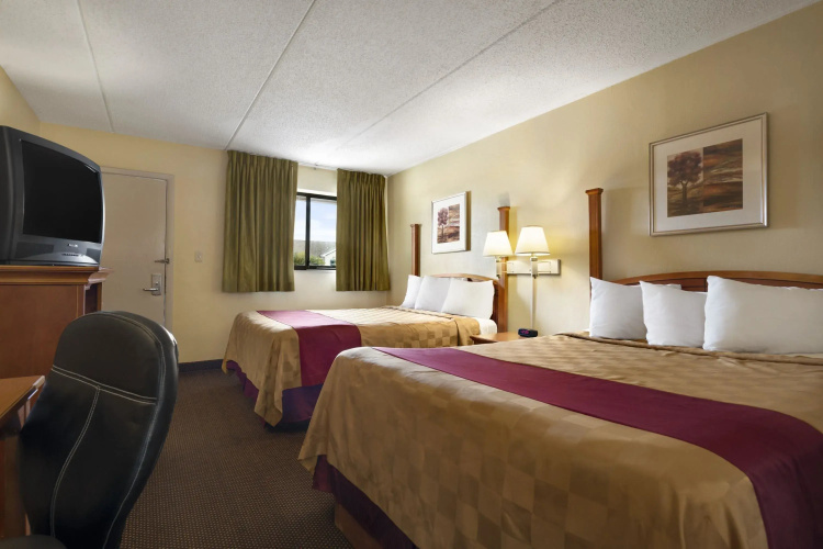 Super 8 Beachwood Cleveland Area