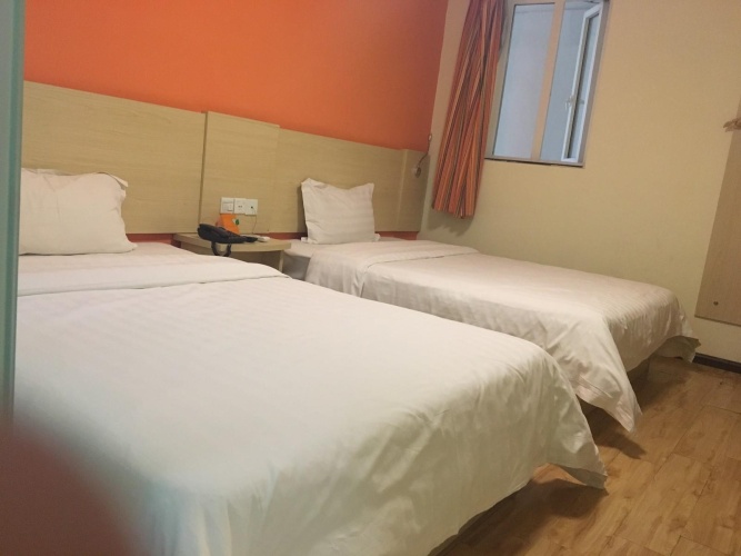 Standard Double room with city view