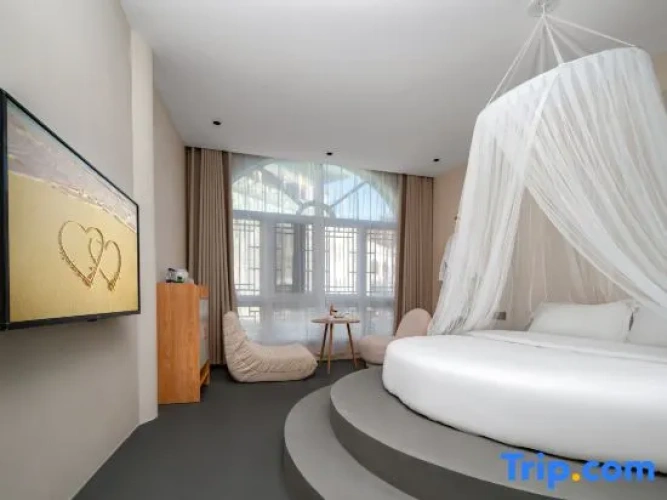 Standard room with mountain view