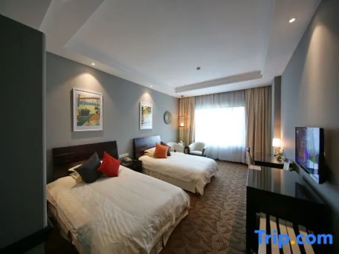 Superior Twin room with garden view