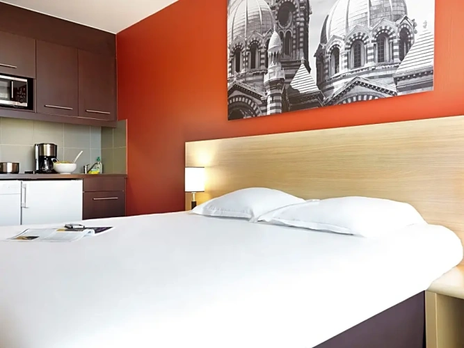 1 Bedroom Apartment