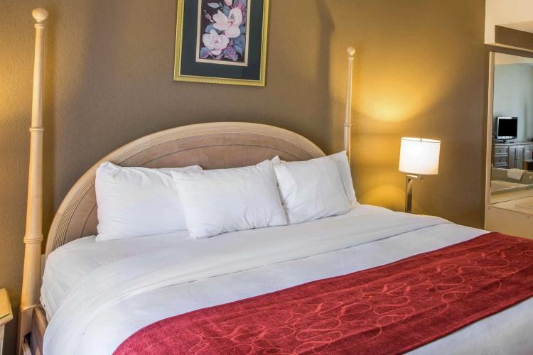 Quality Suites Morristown West