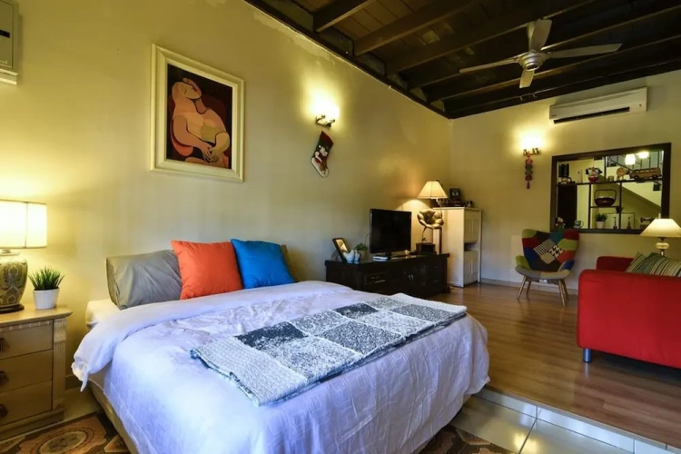 3 Bedrooms Cottage with balcony