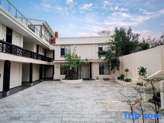 No.9 Mansion