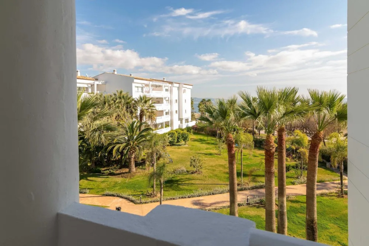 Whispering Palms Apartment