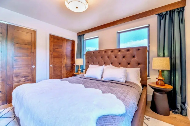 Luxury Mountain Winter Getaway w Picturesque Views