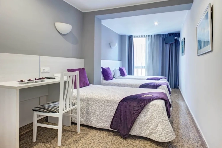Triple room