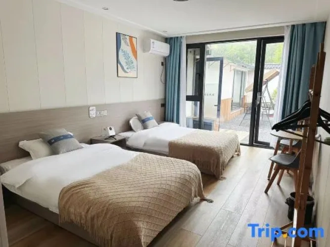 Standard Double room with mountain view