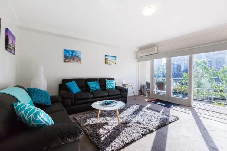 KAYLA, 2BDR Southbank Apartment