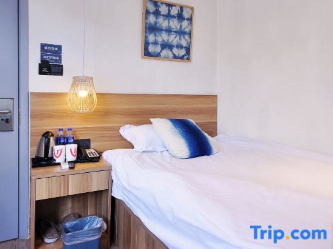 Standard Double room with courtyard view