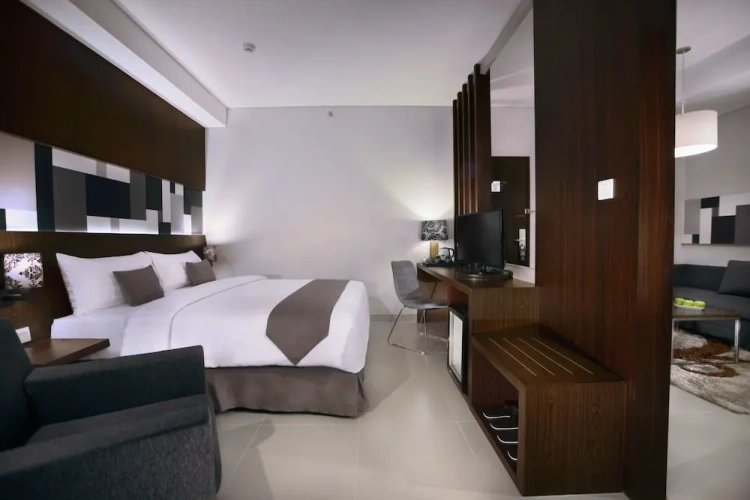 Suite with balcony