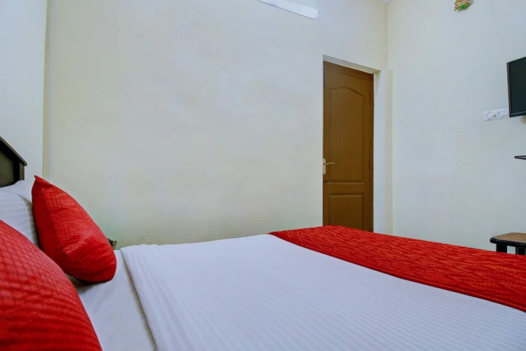 OYO Flagship 8661 Luxe Residency