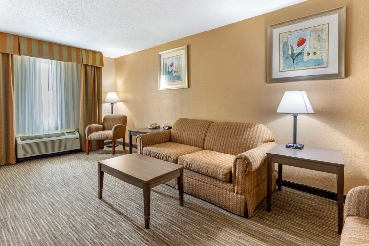 Quadruple Suite