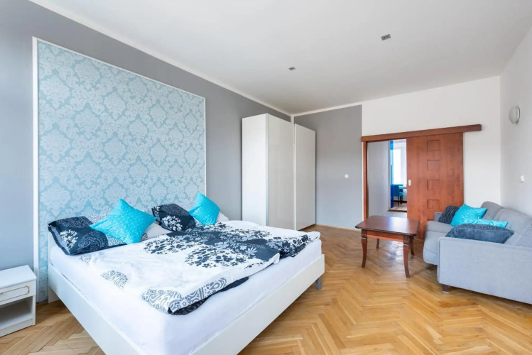 Bright apartment few steps from centre