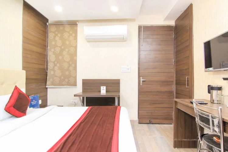 OYO 14767 Welcome Inn