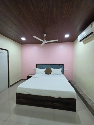 Deluxe Double room with city view