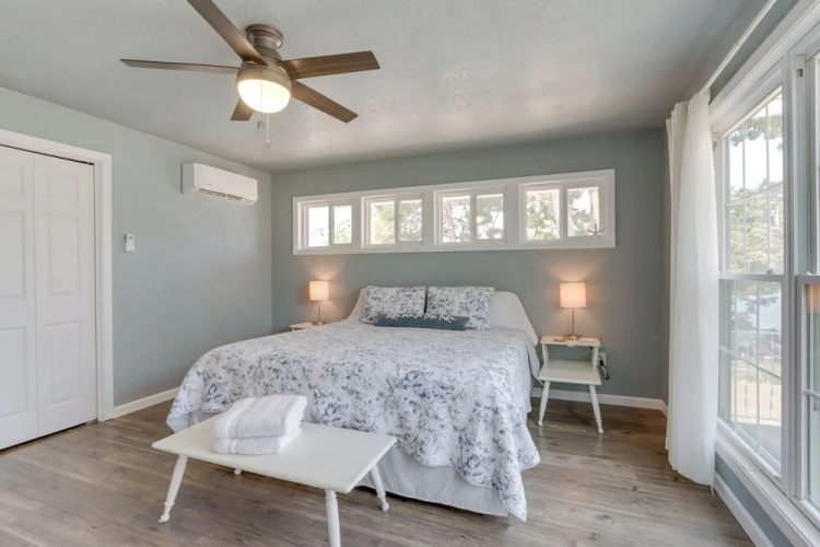 'cliff View Haven' Rocky Mount Gem w/ Deck!
