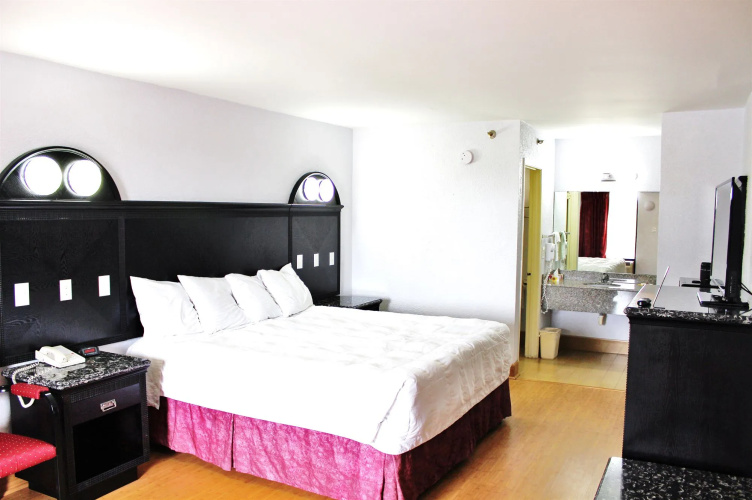 Fairway Inn