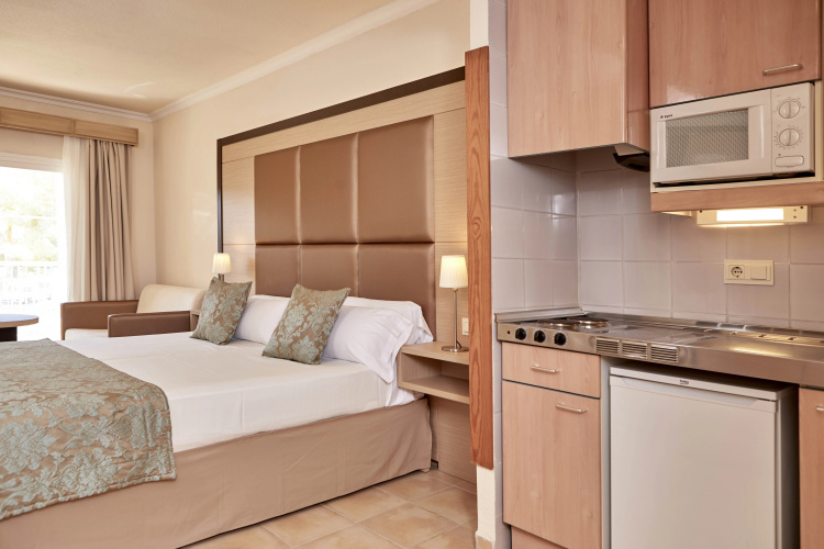 Zafiro Cala Mesquida Hotel