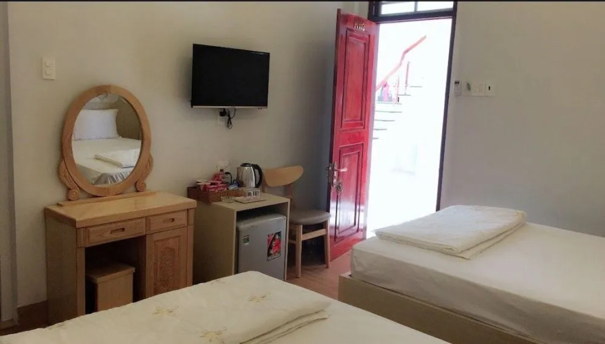 Ladonna Hotel
