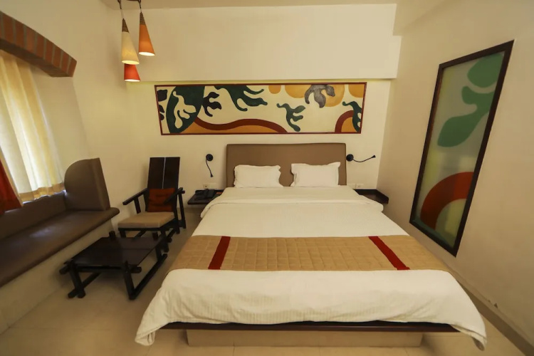 Hotel BTH Sarovaram