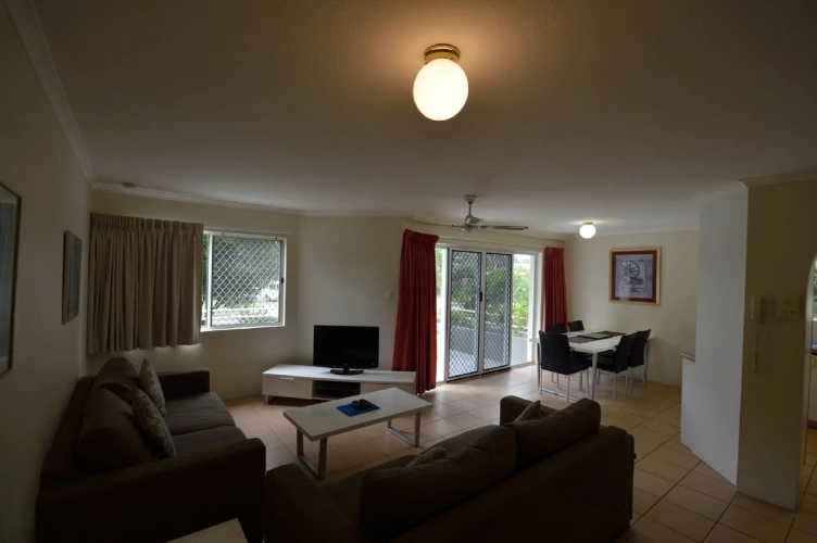 2 Bedrooms Apartment