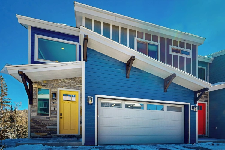 4 Bedrooms Cottage